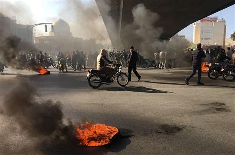 Die 2019er Proteste im Iran: Eine Analyse der Ursachen und Konsequenzen für die iranische Gesellschaft unter dem Einfluss von Qazali